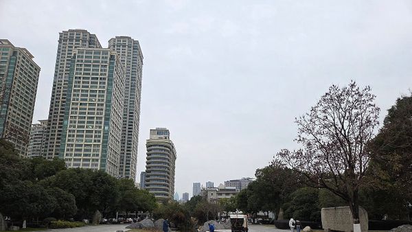 Milot ngrihet skulpturën monumentale 'Çelësi' në Wuhan