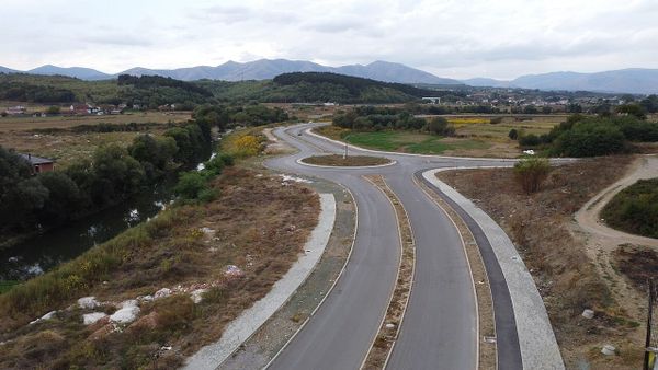 Ministria e Infrastrukturës investon 8.7 milionë euro në Qarkoren e Gjakovës