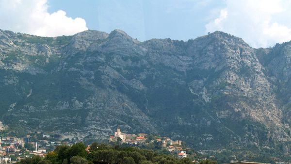 Kalaja e Krujës, simbol i qëndresës shqiptare, në rajonin ku u mbajt Konferenca e Mukjes