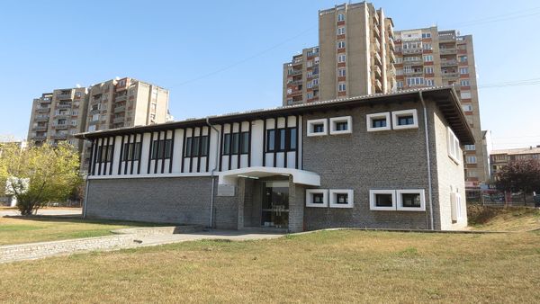 Muslim Mulliqi: piktori nga Gjakova që i dha dritë e hije figurës njerëzore