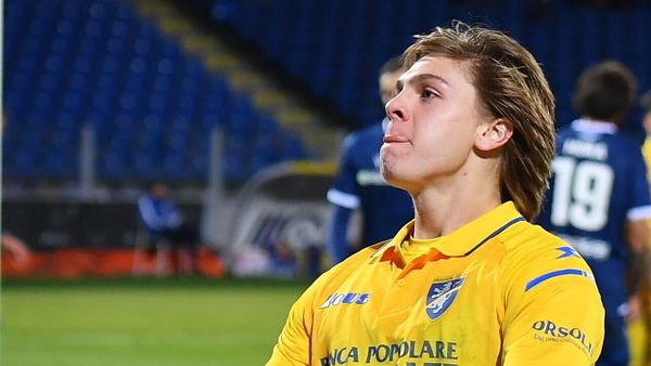 Napoli shet Luis Hasën — mesfushori i Kombëtares kalon te Frosinone