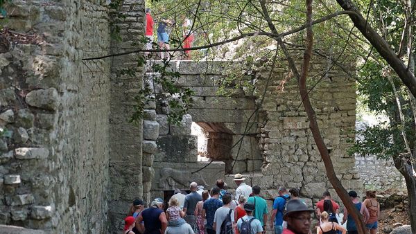 Ngadalësohet turizmi në qershor — hyrjet e të huajve rriten vetëm 1.3%