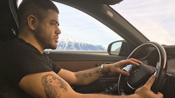 Për çfarë paralajmëron Noizy ndjekësit e tij?
