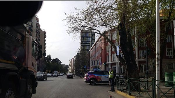 Policia kap 16-vjeçarin në Tiranë — mbante mbi 300 doza kokainë e kanabis