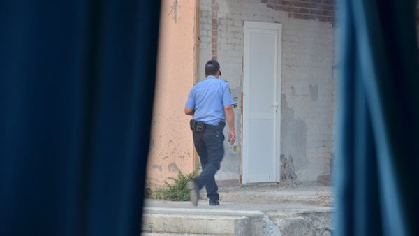 Policia Kufitare shpëton familjen me 5 anëtarë të bllokuar në det