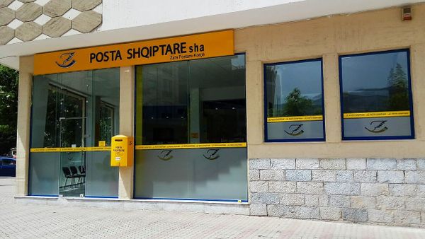 Prokuroria heton ish-drejtoreshën e Postës për vjedhje — 3 të arrestuar