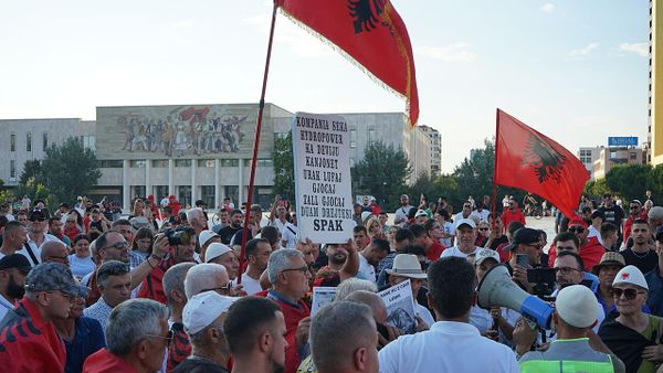 Protesta e 55-të për Zvërnecin — qytetarët kërkojnë qeveri tranzitore