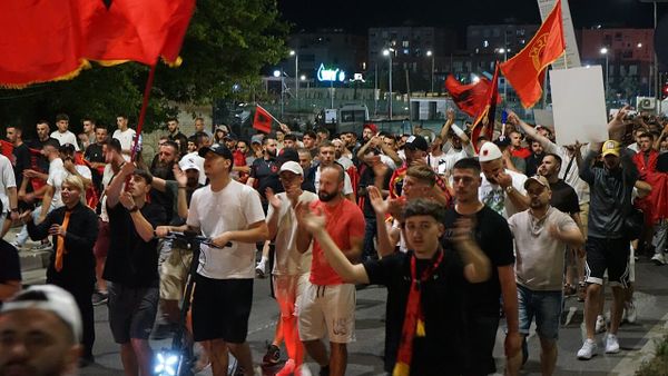 Protestuesit refuzojnë platformën “Besa” — Balla thotë se është për flamingot