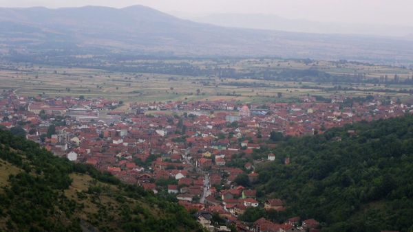 Pse Begaj i premton mbështetjen e të drejtave të shqiptarëve në Luginë?