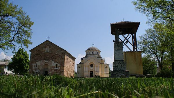 Kisha Ortodokse Autoqefale e Kosovës fiton betejën e parë ligjore ndaj asaj serbe