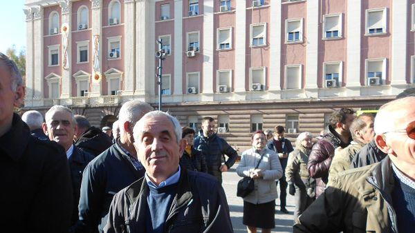 Pse proteston shqiptarët para Kryeministrisë?