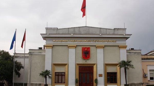 Balla pret në Kuvend Altin Markun, drejtuesin e 'Fol Shqip Show' në Zvicër