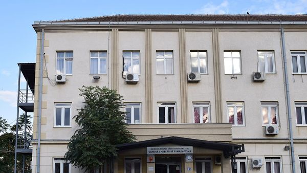 Renovimet e QKUK-së nuk kanë nisur — hemodializa vazhdon në spital tre javë pas afatit