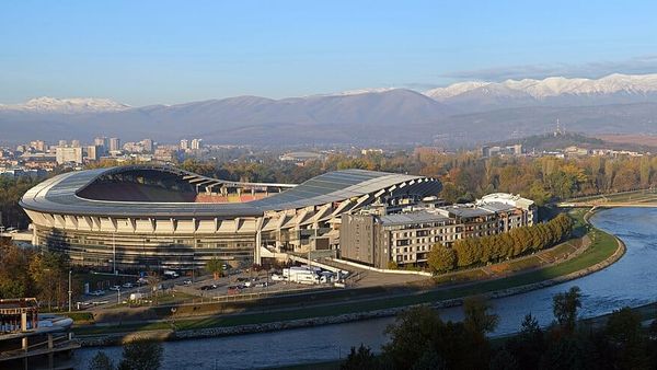 Pse Yll Limani performon në Stadiumin e ARM-së?