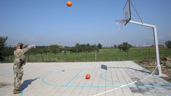 Punëtorët e 'Kastriotit' pastrojnë 7 institucione në Obiliq
