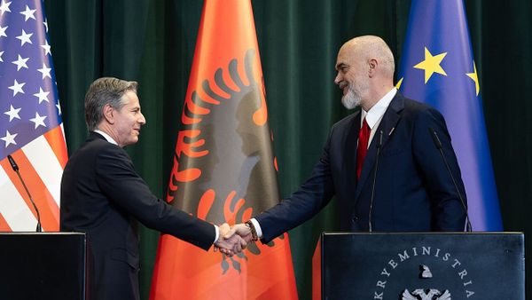 Rama paralajzon rrezikun nga manipulimi i informacionit dhe ndërhyrjet e huaja