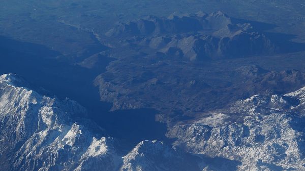 Shkëmbinj rrezikojnë jetën e banorëve në rrugën 160-milionëshe të Malësisë
