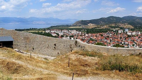 Si del Maqedonia kundër mashtruesve online?