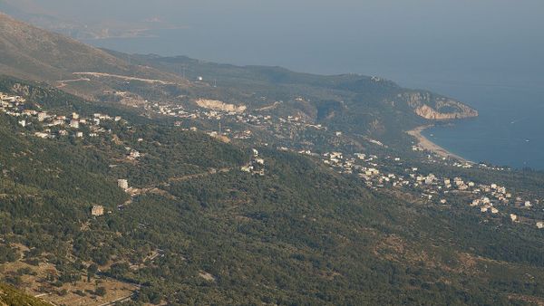 Si po menaxhon bashkia e Himarës rritjen e fluksit të turistëve?