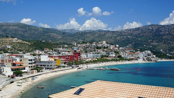Si vlerësojnë turistët bregdetin shqiptar në fillim të sezonit 2026?