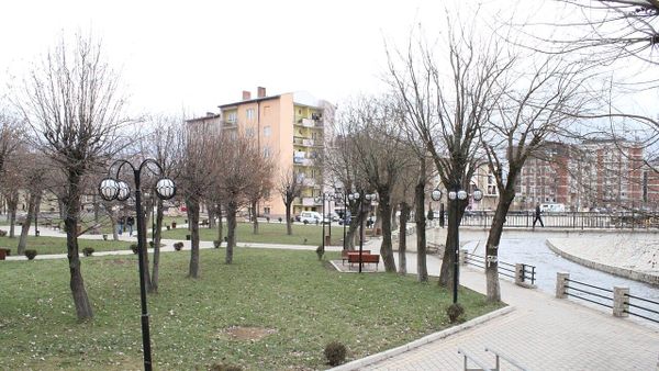 Ku mund të parkohen veturat mërgimtarët në Podujevë?