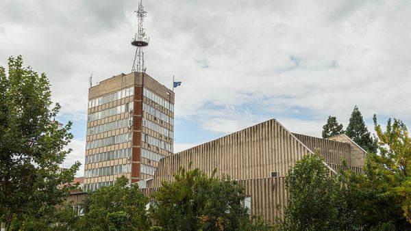 Pse u ndalua transmetimi i Radio Televizionit të Prishtinës?
