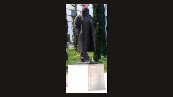 Çfarë nënkupton përdorimi i arkivolit në protestë?