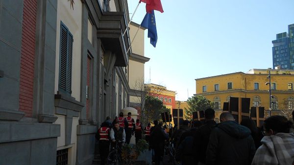 Pse marshojnë sërish protestuesit në Tiranë?