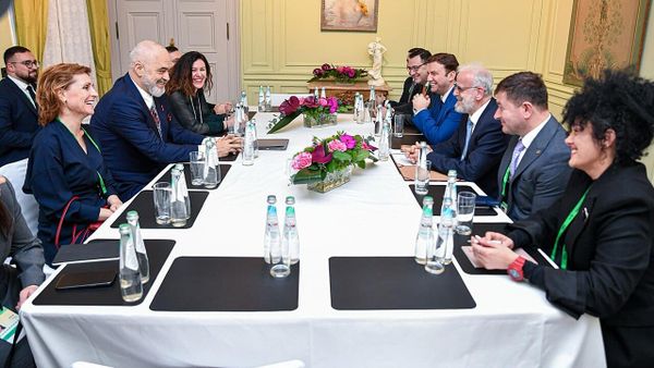 Pse Rama i quan protestuesit 'dështakë dhe zemërakë'?