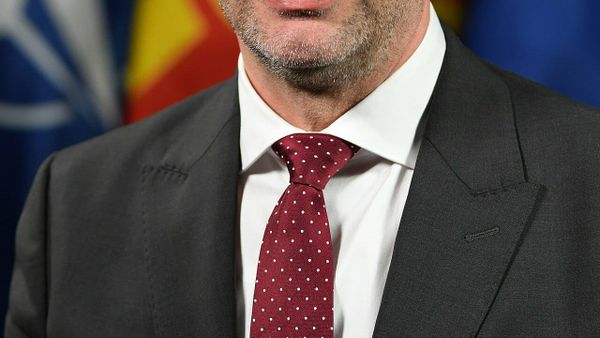 Pse Azir Aliu premton punë deri në minutën e fundit në ministri?