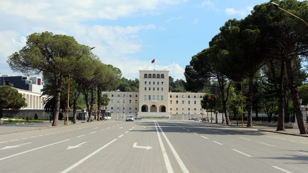 Pse shkolla 'Ismet Nanushi' simbolizon krizën në arsimin shqiptar?