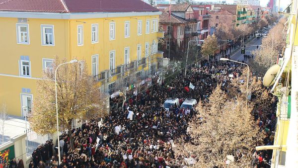 Kush e ka marrë në dorë protestën, sipas Çulit?