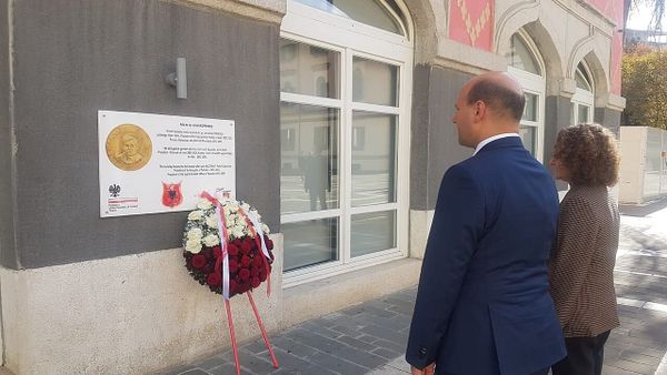 Nota minimale 6.5 për pranim në universitete, 7.5 për mësuesi