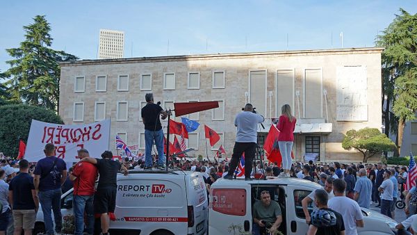 Kush i kërkoi llogari Ramës për katër mandate premtimesh?
