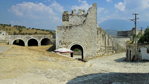 Cilat destinacione shqiptare po reklamon media 'Idealista'?