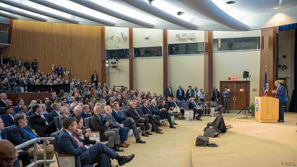 Uashingtoni lidh protestat e Sazanit me korrupsionin qeveritar