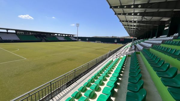 UEFA gjobit Egnatian me 25 mijë euro për hedhje gjësendesh në fushë