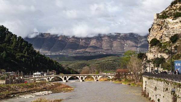 Ura e Goricës kishte tre harqe të mëdha — zbardhet struktura origjinale