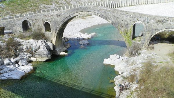 Ura e Mesit mbi lumin e Kirit, pranë Shkodrës
