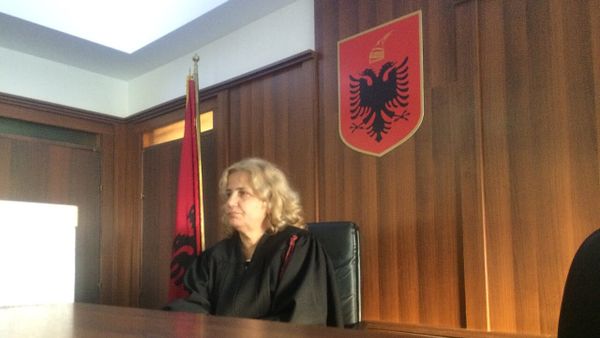 Veliaj përballet vetë në Gjykatën Administrative me prokurorin Ols Dado