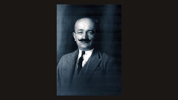 Xhafer Ypi, portret nga studioja Marubi