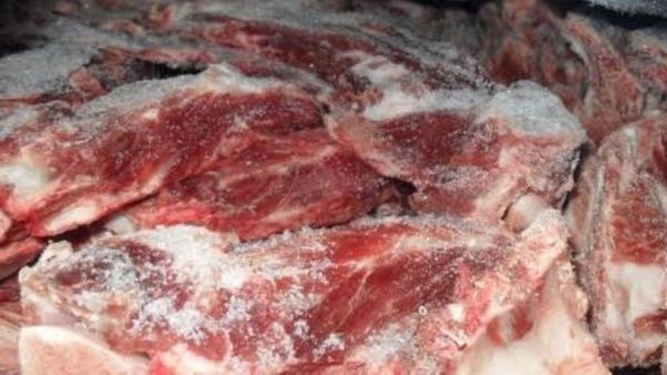 Shqipëria ndalon importin e mishit nga Brazili