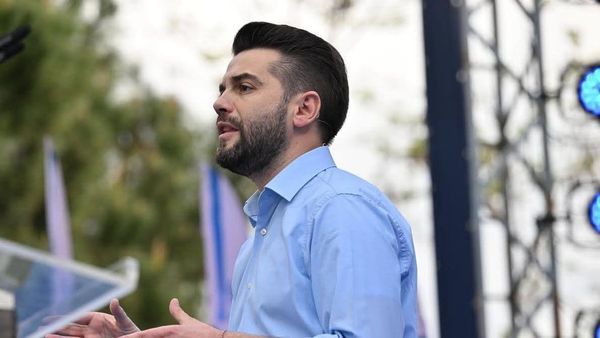 Muçollari: Qeveria mobilizon makinerinë kundër protestave, jo zjarreve