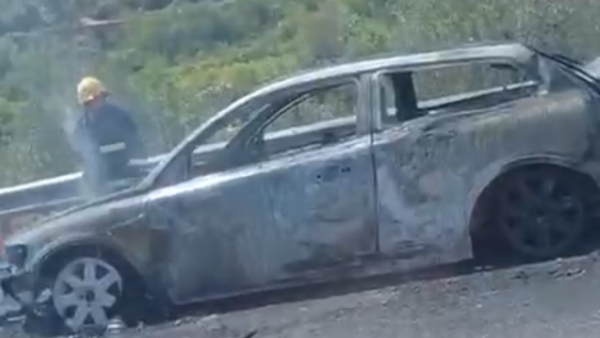Automjeti digjet në lëvizje në aksin Tiranë-Elbasan