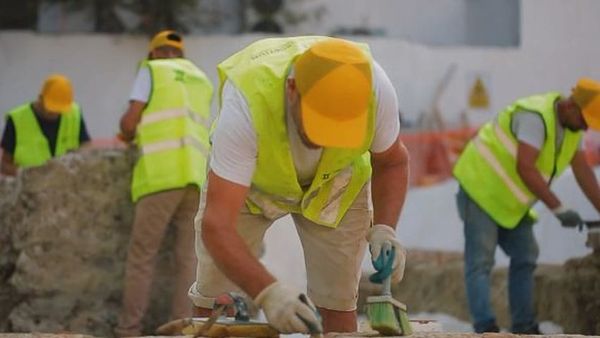 Restaurohen muret antike dhe akuadukti romak pranë shkollës 'Eftali Koçi' në Durrës