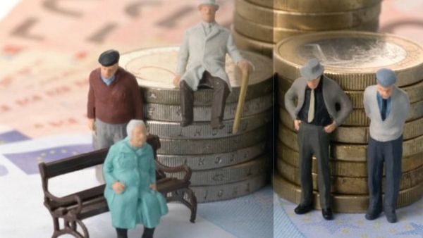 Kriza e pensioneve në Shqipëri, zëvendësimi bie në 30% të pagës