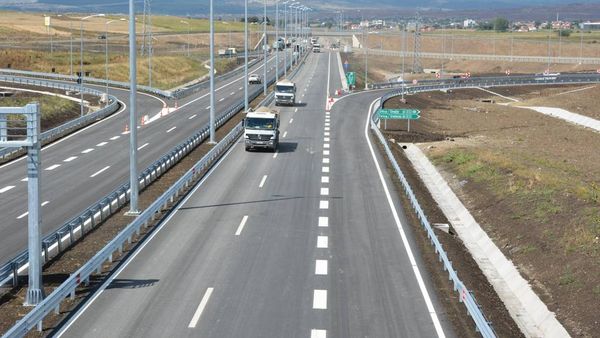 Anulohen kufizimet e qarkullimit për kamionët mbi 20 tonë