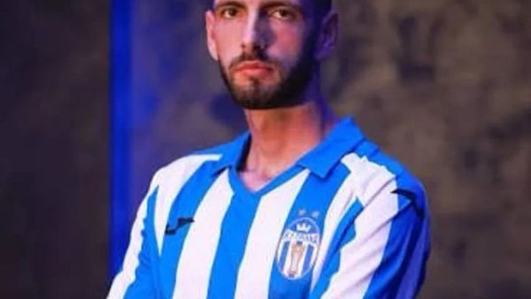 Ish-futbollisti i Tiranës Edison Kola firmos me Strugën