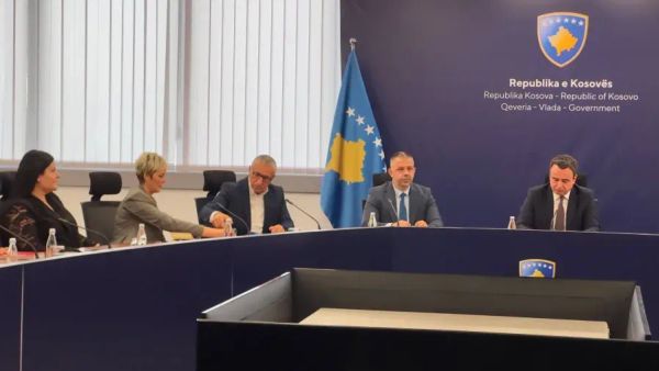 Kurti denoncon bllokimin e mjeteve financiare dhe projektet e dështuara në Luginë