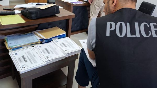 Arrestohet pronari i qendrës në Prizren për 1.679 diploma false